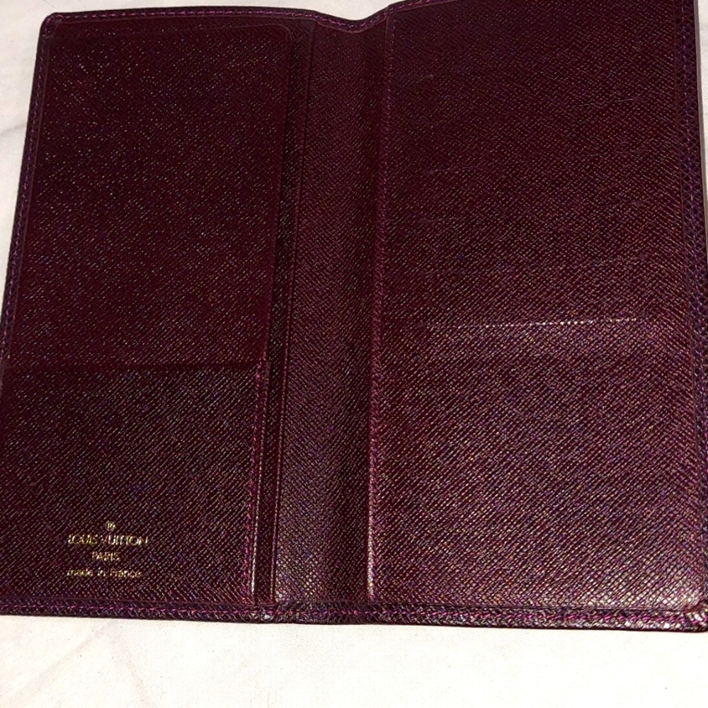 Louis Vuitton Long Taiga Plum  Leather Wallet Card Bifold Checkbook - Picture 3 of 7